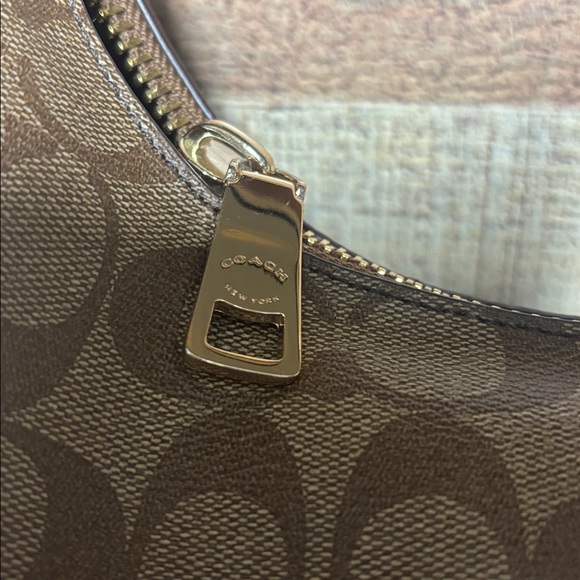 Coach Harley Hobo Tan signature C Shoulder Saddle Bag purse tote - Picture 4 of 16